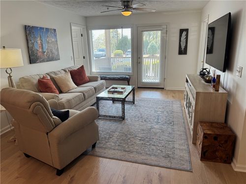 apt-2-101-730 W Magnolia Ave, Auburn, AL, 36832-1740 | Card Image