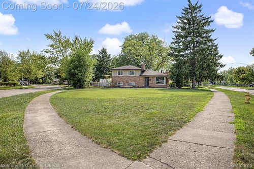 30633 Gladys Ave, Westland, MI, 48185-1721 | Card Image