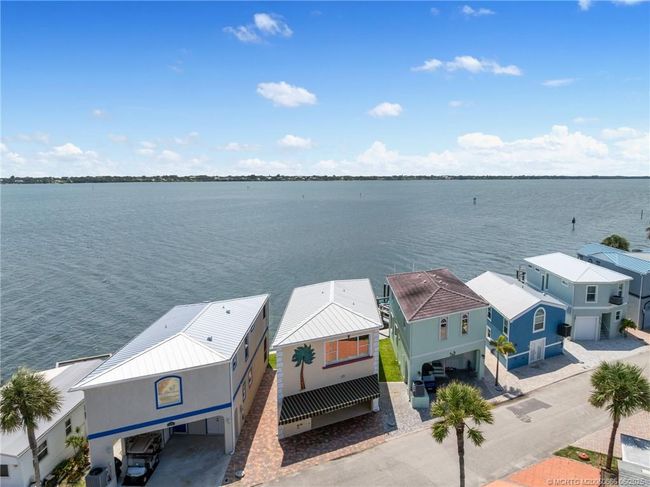 1109 Nettles Blvd, House other with 2 bedrooms, 2 bathrooms and 1 parking in Jensen Beach FL | Image 5