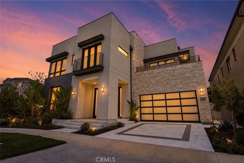 61 Iluna, Irvine, CA, 92618-1725 | Card Image