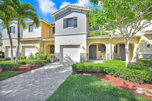 357 Ne 194th Ter, Miami, FL, 33179-3995 | Card Image