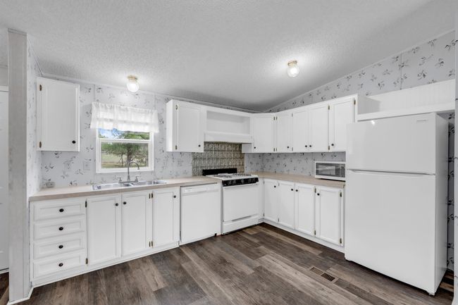 156 Julie Dr, House other with 2 bedrooms, 2 bathrooms and null parking in Kingsland TX | Image 12