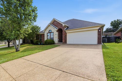 110 Wagon Wheel Rd, Willow Park, TX, 76087-3135 | Card Image