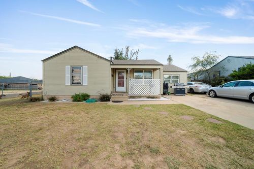 2004 N Monticello St, Big Spring, TX, 79720-5034 | Card Image