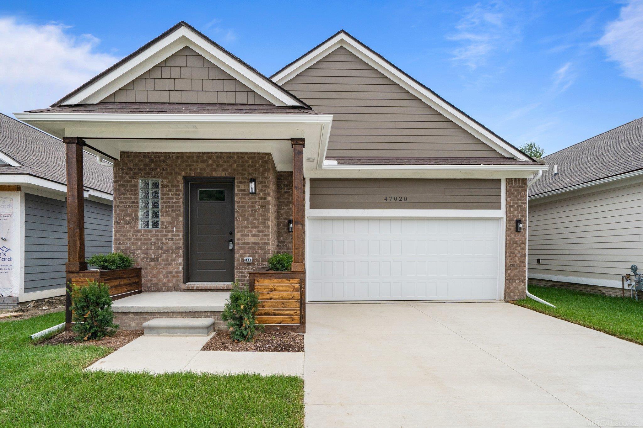 Maryjane Ln, New Baltimore, MI 48047