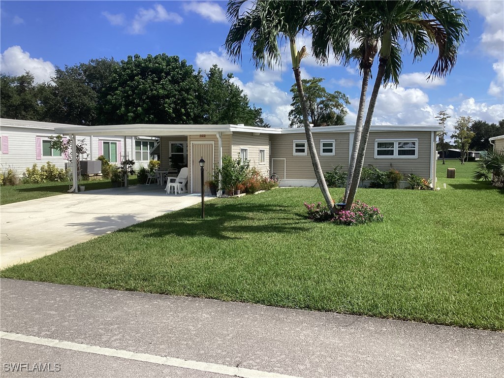 Charlemagne Blvd, Naples, FL 34112