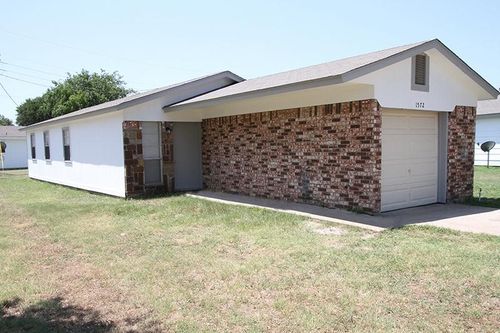 1572 Reef Dr, Azle, TX, 76020-5312 | Card Image