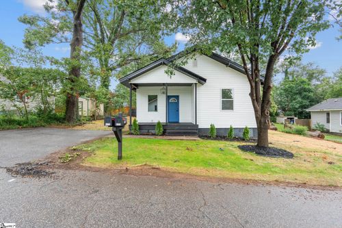 8172 9th St, Boiling Springs, SC, 29316-6141 | Card Image