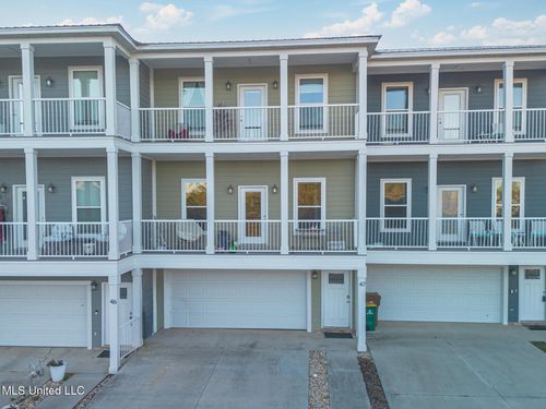 47 Oak Alley Ln, Long Beach, MS, 39560-8000 | Card Image