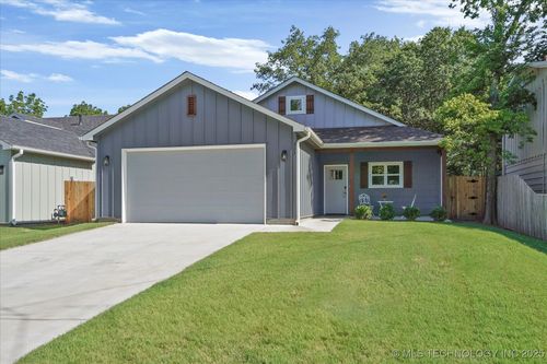 331 W Hickory St, Coweta, OK, 74429-2189 | Card Image