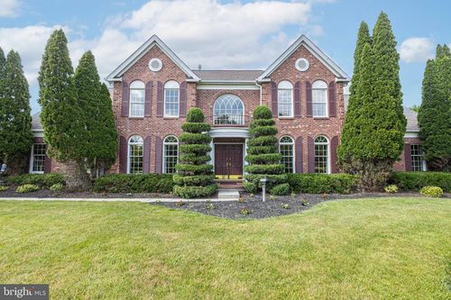 2062 Silverwood Dr, Newtown, PA, 18940-9401 | Card Image