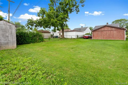 28524 Barton St, Garden City, MI, 48135-2702 | Card Image