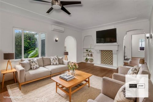 1525 Orizaba Ave, Long Beach, CA, 90803-2525 | Card Image