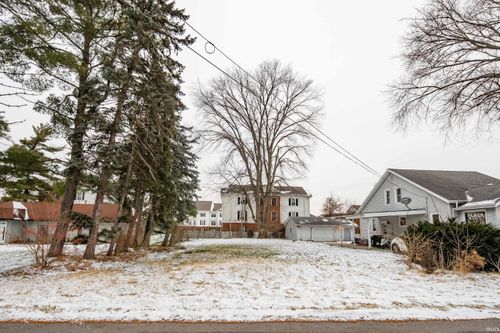 126 E Cripe St, South Bend, IN, 46637-3401 | Card Image