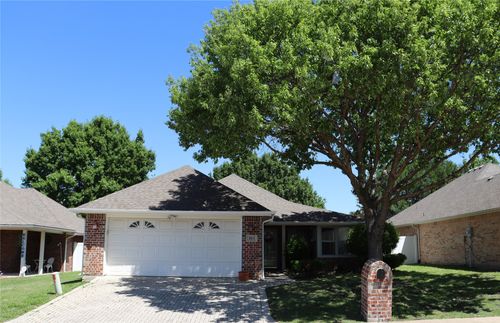 103 Sunglow Loop, Red Oak, TX, 75154-2494 | Card Image