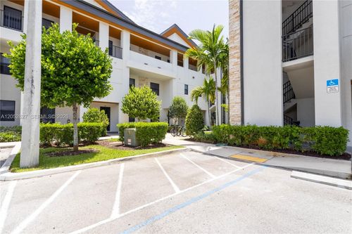 12-10407 Nw 82nd St, Doral, FL, 33178-4084 | Card Image