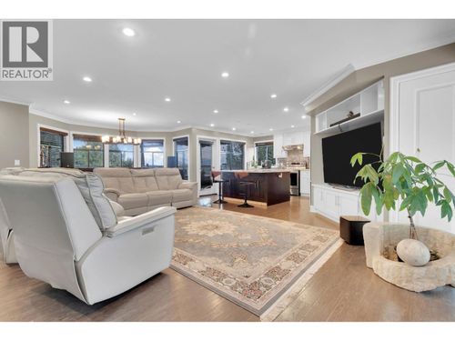 3054 Daybreak Ave, Coquitlam, BC, V3C2G4 | Card Image