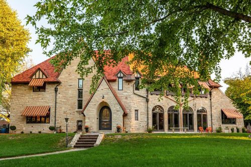 661 Market St, Winona, MN, 55987-5517 | Card Image