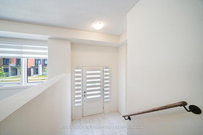 530 Danks Ridge Dr, House attached with 4 bedrooms, 3 bathrooms and 1 parking in Ajax ON | Image 5