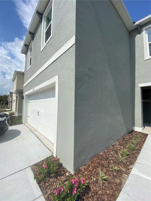 217 Gina Ln, DAVENPORT, FL, 33837-8636 | Card Image
