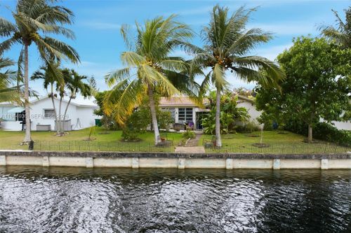 9417 Nw 70th Pl, Tamarac, FL, 33321-3005 | Card Image