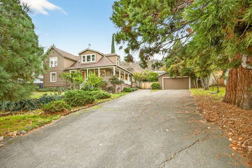 527 Chestnut St, Ashland, OR, 97520-1546 | Card Image