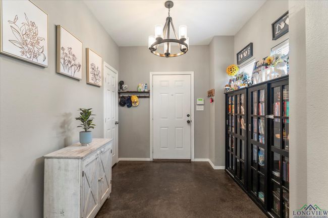 803 E 9 Th St, House other with 3 bedrooms, 2 bathrooms and null parking in Mt Pleasant TX | Image 4