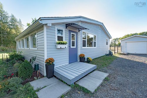 209 Ghana Ave, New Glasgow, NS, B2H4X2 | Card Image