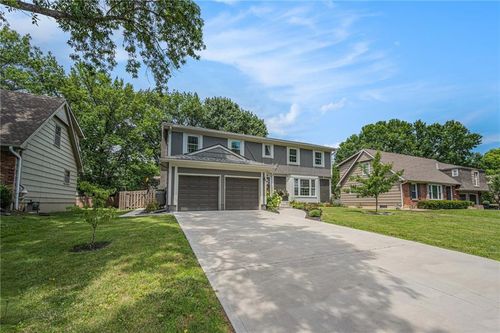 8608 90th Ter, Overland Park, KS, 66212-3054 | Card Image