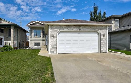 10720 124b Ave, Grande Prairie, AB, T8V8K8 | Card Image