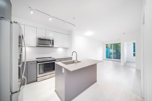 121-13963 105 Blvd, Surrey, BC, V3T0M9 | Card Image