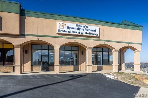 96 Northport Dr, Alton, IL, 62002-5940 | Card Image