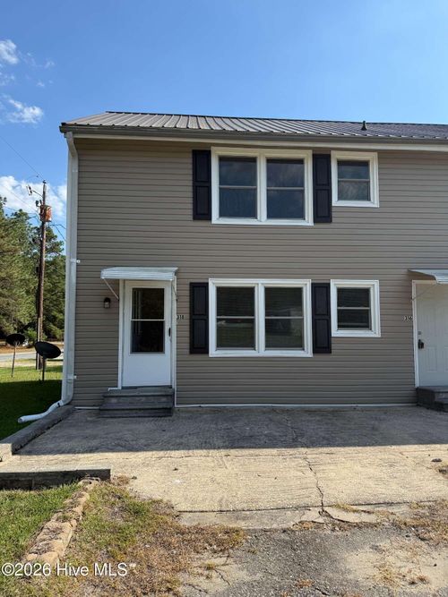 318 Westview Loop, Pinebluff, NC, 28373-8174 | Card Image