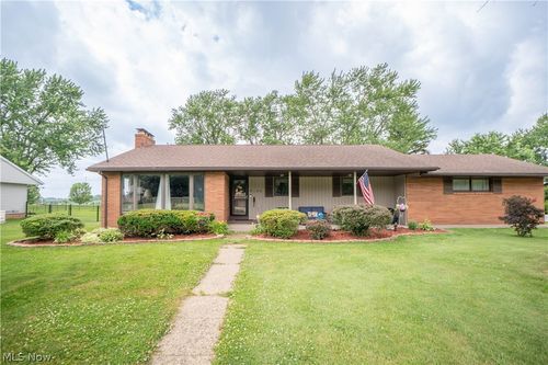 6145 Hollydale Avenue Ne, Canton, OH, 44721 | Card Image
