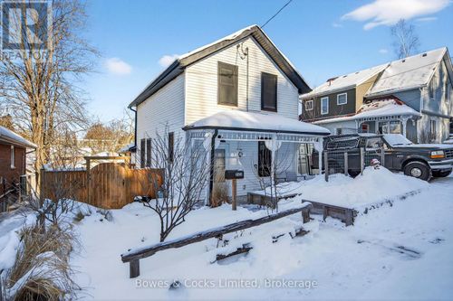 262 Munroe Ave, Peterborough, ON, K9H1H8 | Card Image