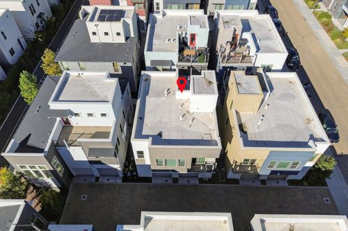 266 Box Ln, Sacramento, CA, 95818-1128 | Card Image