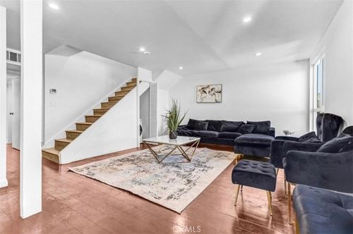 unit-4-6155 Reseda Blvd, Tarzana, CA, 91335-7329 | Card Image