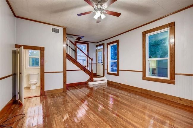 616 W 7 Th St, House other with 3 bedrooms, 2 bathrooms and 2 parking in Taylor TX | Image 5