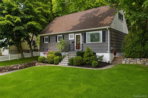 42 Pershing Ave, Ossining, NY, 10562-2630 | Card Image
