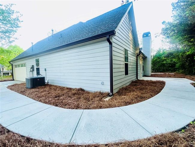 7675 Lanier View Rdg, House other with 3 bedrooms, 2 bathrooms and 2 parking in Cumming GA | Image 47