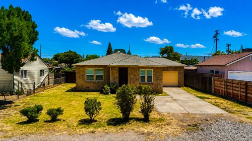 912 Turner St, Modesto, CA, 95351-2423 | Card Image