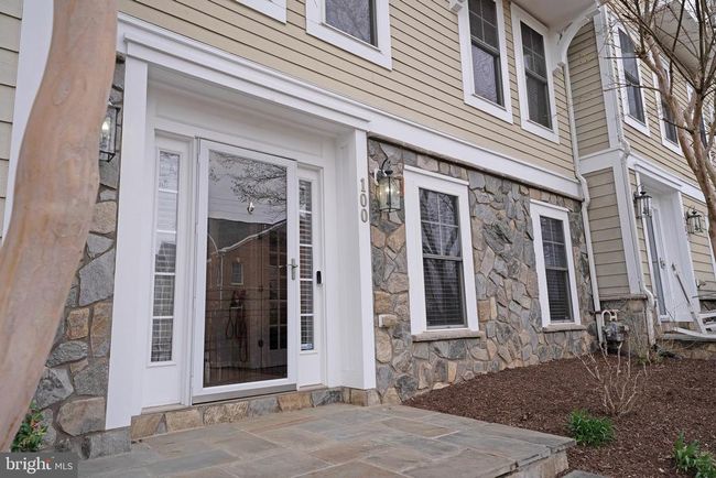 100 Washington St, Townhouse with 4 bedrooms, 4 bathrooms and null parking in OCCOQUAN VA | Image 5