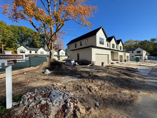 25-1989 S Shorewoods Ln, Holland, MI, 49423-4326 | Card Image