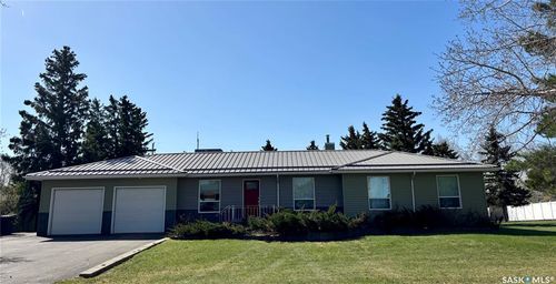 207 4th Ave W, Coleville, SK, S0L1S2 | Card Image