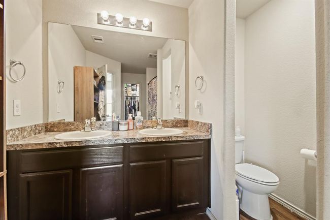 Primary Bathroom | Image 12
