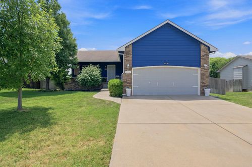 924 E Splitwood Way St, Derby, KS, 67037-8782 | Card Image