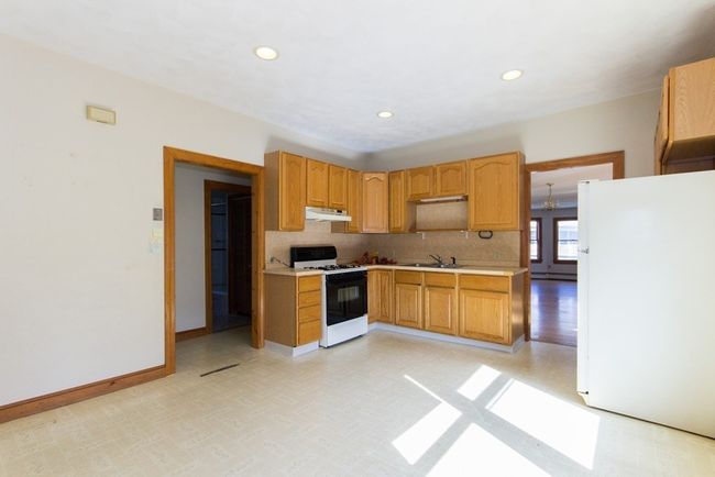 APT-2 - 48 Harvard St, Condo with 3 bedrooms, 1 bathrooms and null parking in Chelsea MA | Image 5