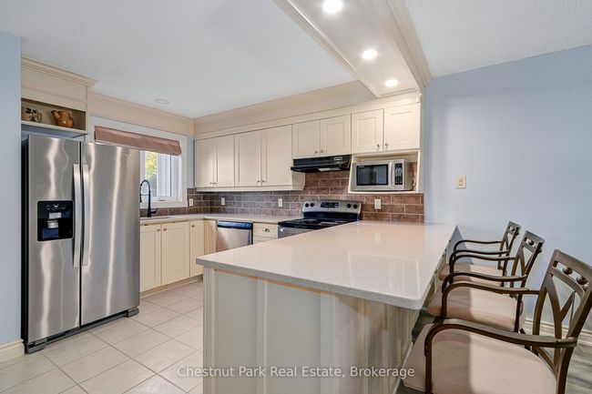 522 Oxbow Cres, Condo with 3 bedrooms, 2 bathrooms and 1 parking in Collingwood ON | Image 10