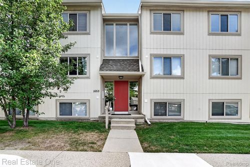 12-1655 Riverside Dr, Rochester Hills, MI, 48309-2712 | Card Image