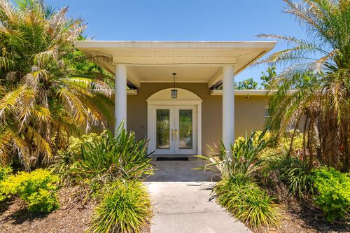 608 Vanderbaker Rd, TEMPLE TERRACE, FL, 33617-7849 | Card Image